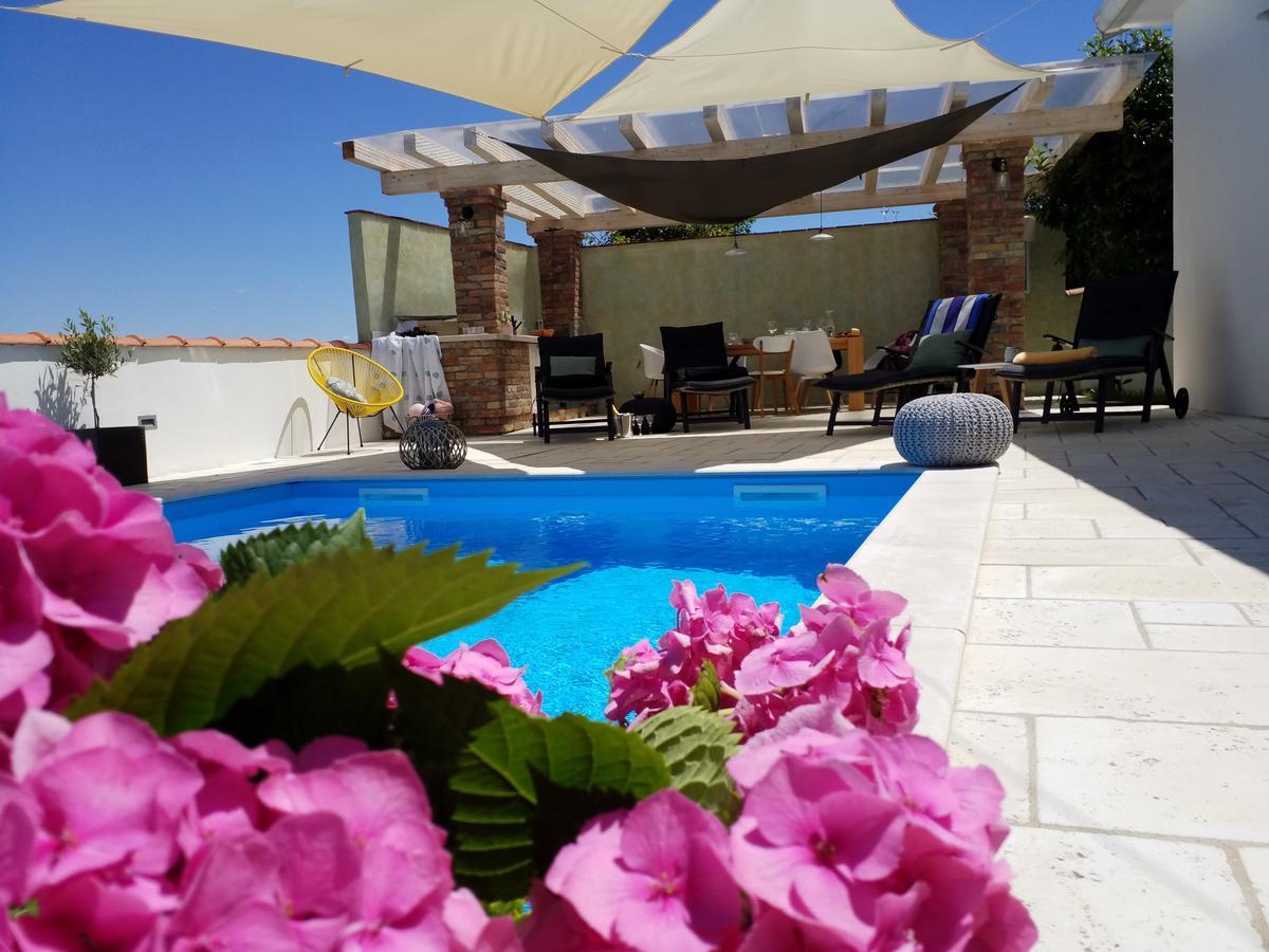 Casa Emilia Vila *